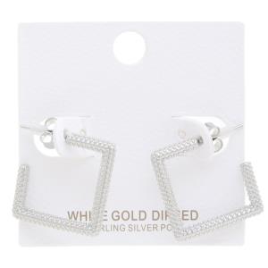 TEXTURED OPEN SQUARE EARRING