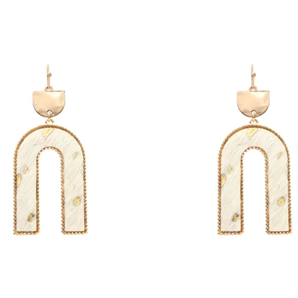 GENUNIE LEATHER U SHAPE EARRING