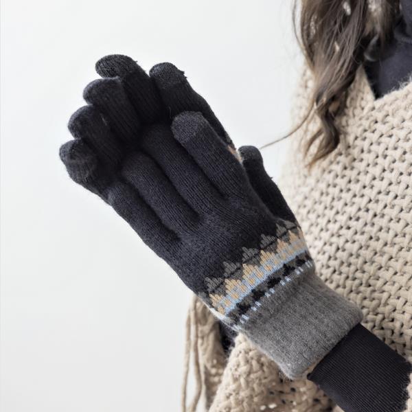 AZTEC PATTERN KNIT GLOVES WITH SMART TOUCH