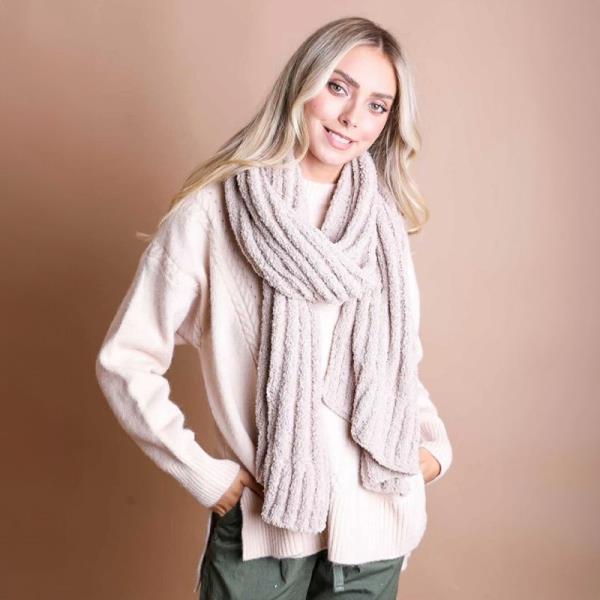 ULTRA SOFT BOUCLE VERTICAL KNIT SCARF