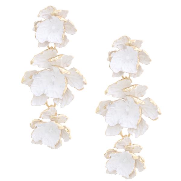 TRIPLE FLOWER DANGLE EARRING