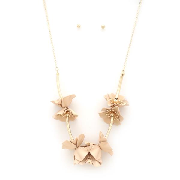 METAL FLOWER NECKLACE