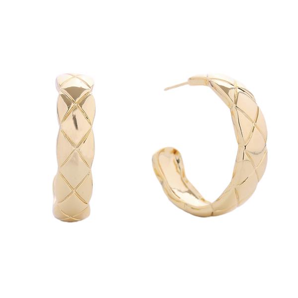 14K GOLD/WHITE GOLD DIPPED OUILTED COCO POST EARRINGS