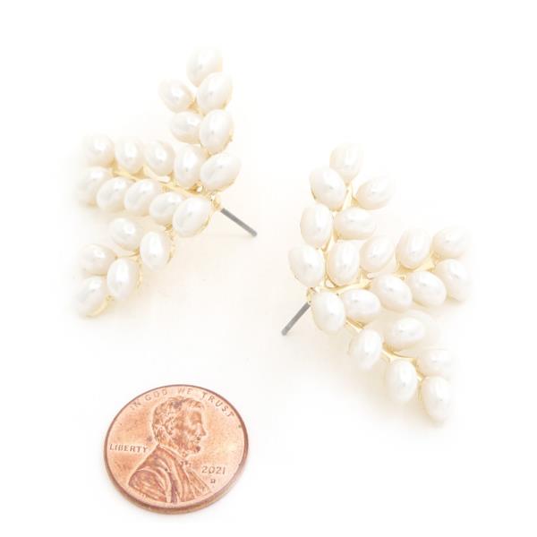 PEARL BEAD LEAF EARRING