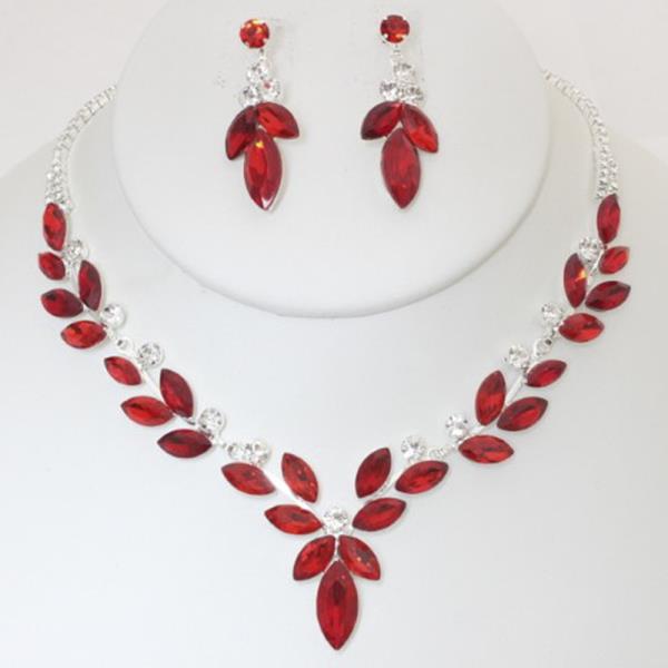 CRYSTAL NECKLACE AND EARRING SET