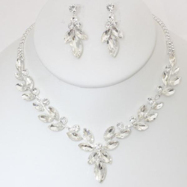 CRYSTAL NECKLACE AND EARRING SET