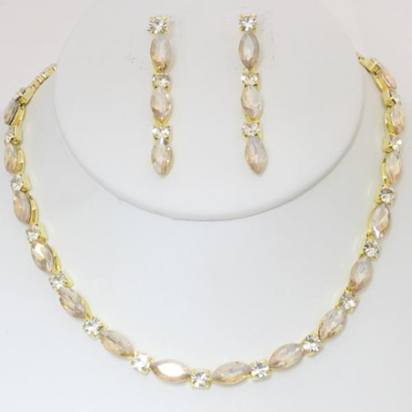 CRYSTAL NECKLACE AND EARRING SET