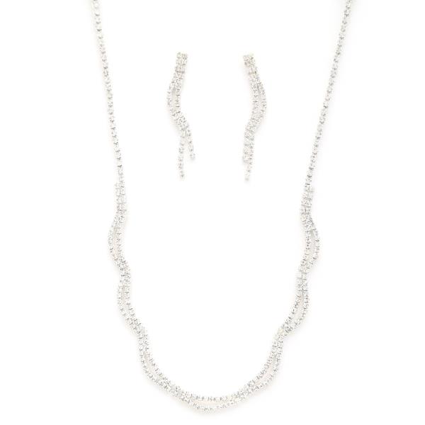 SCALLOP EDGE RHINESTONE NECKLACE