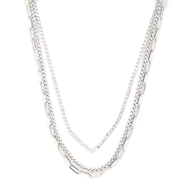 3 LAYERED METAL CHAIN NECKLAC