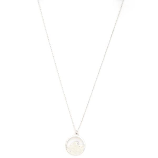 ROUND WAVE PENDANT NECKLACE