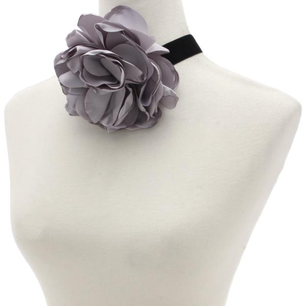 SODAJO OVERSIZED FLOWER CHOKER