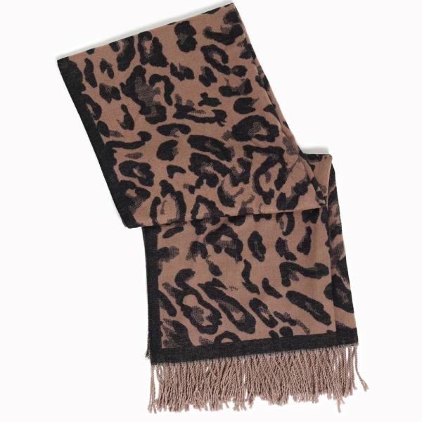 REVERSIBLE LEOPARD PRINT SCARF