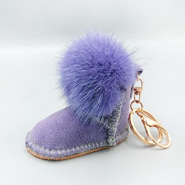 POM POM BOOTS KEYCHAIN