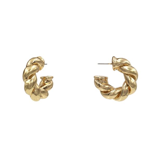 TWISTED LINK OPEN CIRCLE EARRING