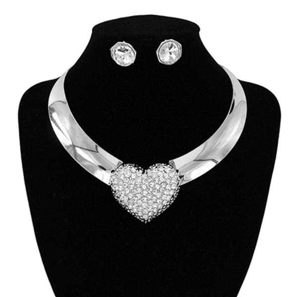RHINESTONE HEART METAL NECKLACE