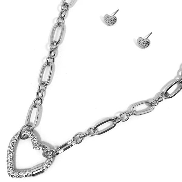 METAL CHAIN W HEART PENDANT NECKLACE