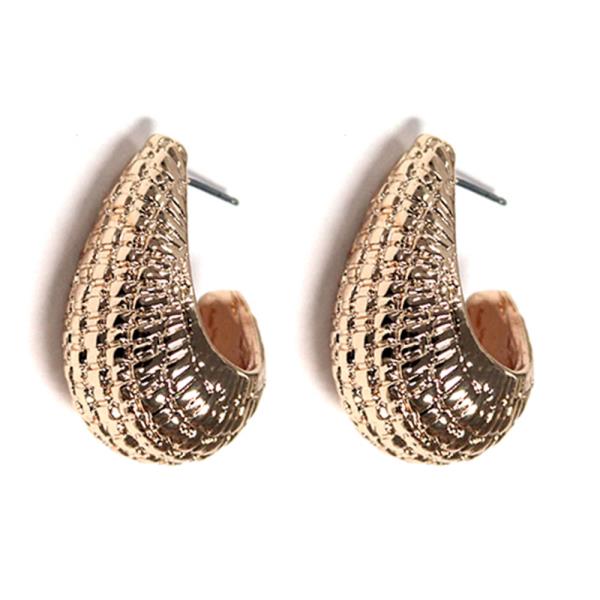 TEXTURED METAL EARRING