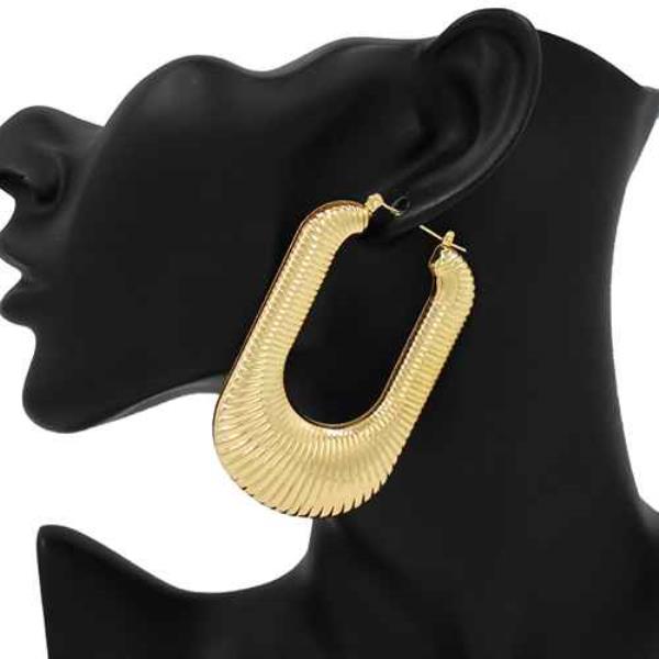 LINED METAL OVAL EARRING