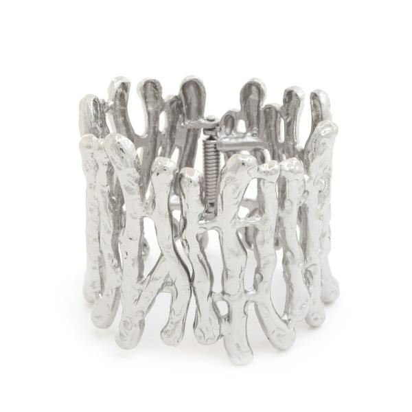 CORAL PATTERN METAL CUFF BRACELET