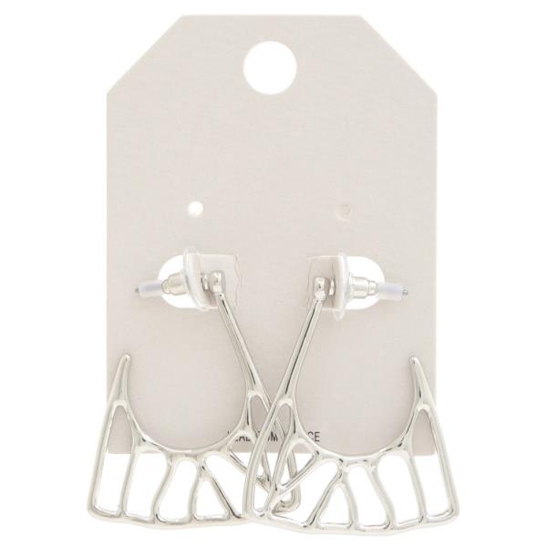 ABSTRACT METAL EARRING