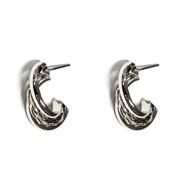 3 MULTI LINE HOOP EARRING