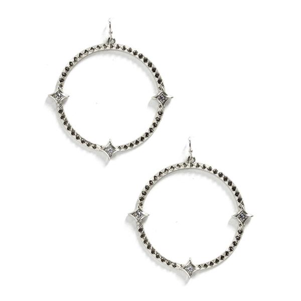 CIRCLE DANGLE EARRING