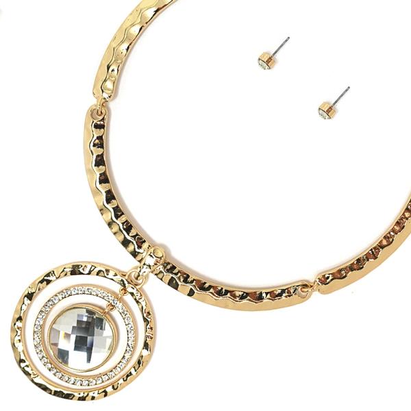 ROUND CRYSTAL PENDANT METAL NECKLACE