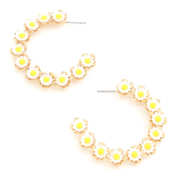 CHIC FLOWER OPEN ROUND EARRING