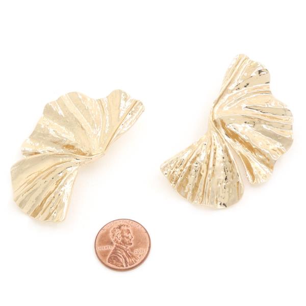 RUFFLE METAL EARRING