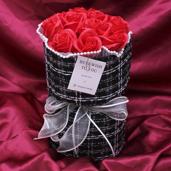 VALENTINE & MOTHER`S DAY ROSE BOUQUET