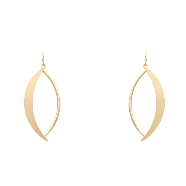 POINTED OVAL DANGLE EARRING