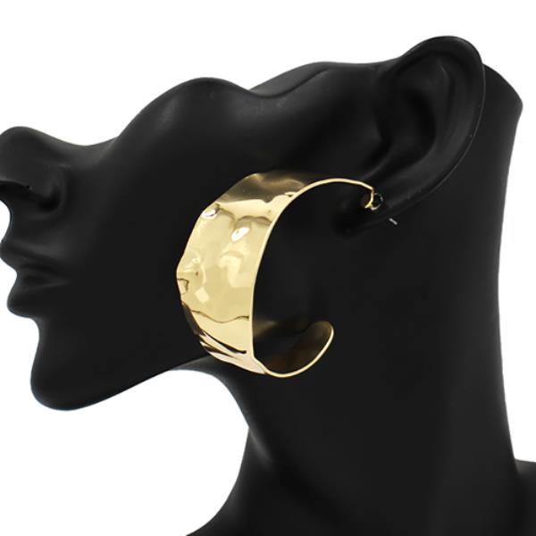 WIDE TEXTURED METAL HOOP EARRING
