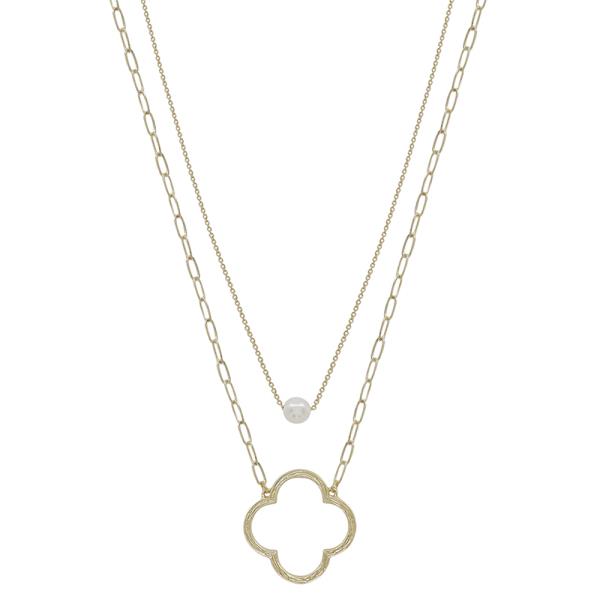 CLOVER METAL WITH PEARL ACCENT SHORT NECKLACE