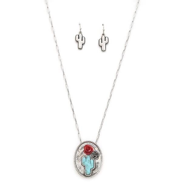 WESTERN CACTUS OVAL PENDANT NECKLACE