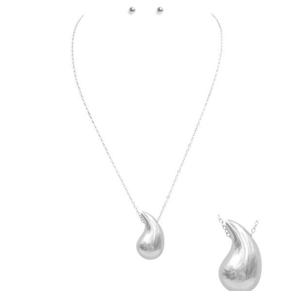 METAL TEARDROP PENDANT NECKLACE