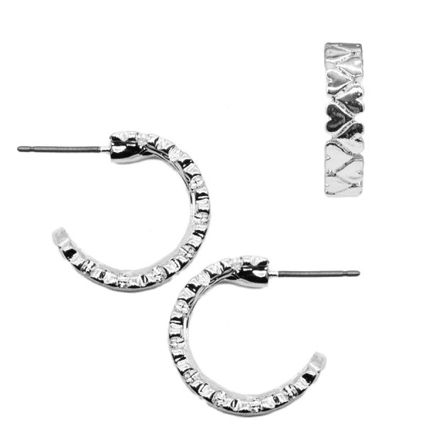 METAL HEART C HOOP EARRING