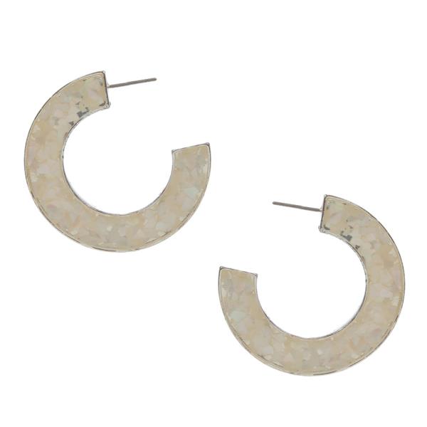 ROUND SHAPED CHIP SHELL HOOP EARRING