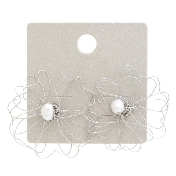 FLOWER WIRE PEARL BEAD EARRING