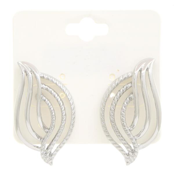 LINED LEAF SHAPE METAL EARRING