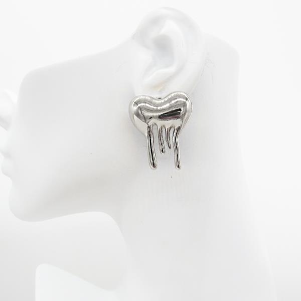 DRIPPING HEART METAL EARRING