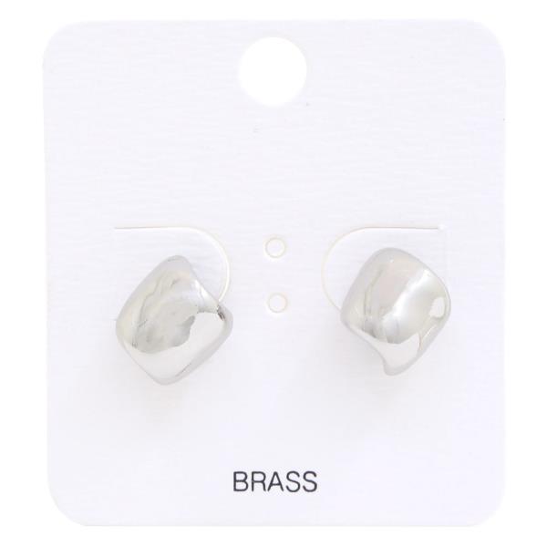 CURVE METAL BAR EARRING