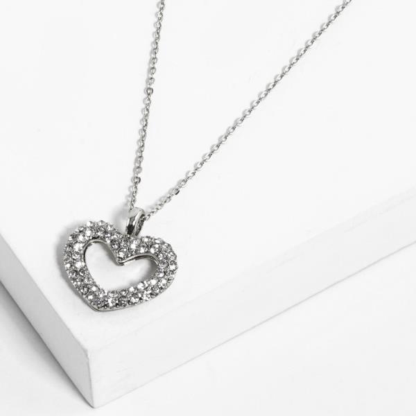 HEART PENDANT NECKLACE