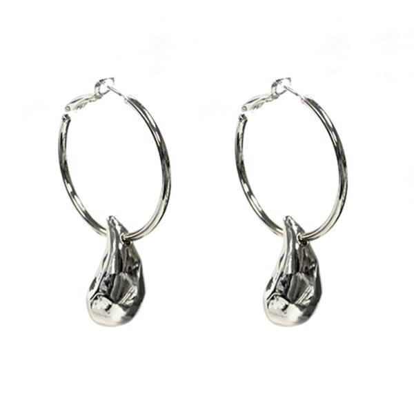 METAL ROUND HOOP TEARDROP DANGLE EARRING