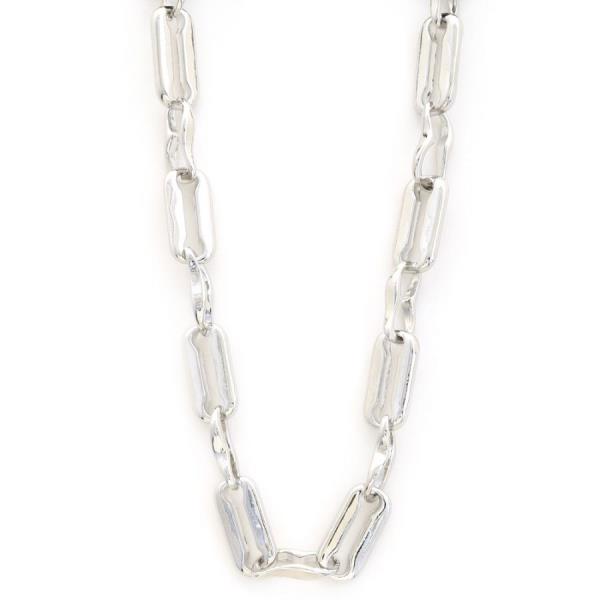 CURB LINK METAL NECKLACE