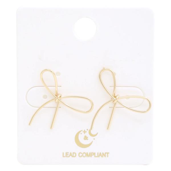 THIN WIRE BOW METAL EARRING