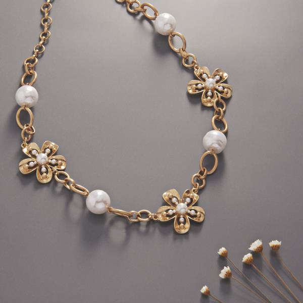 METAL FLOWER PEARL STATION NECKLACE