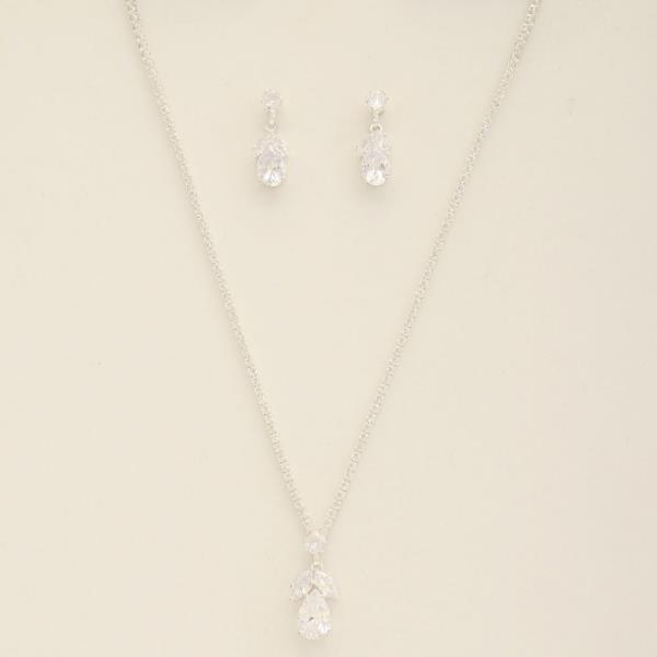 TEARDROP RHINESTONE NECKLACE