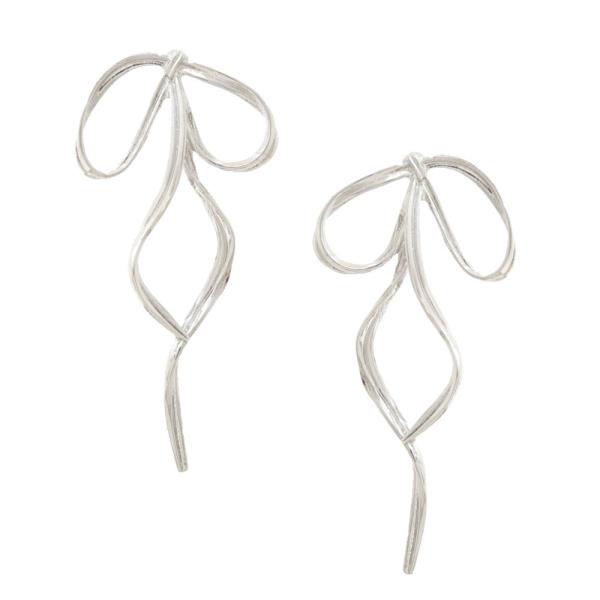 BOW SHAPE METAL EARRING