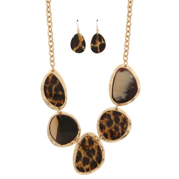 NATURAL STONE STATEMENT NECKLACE