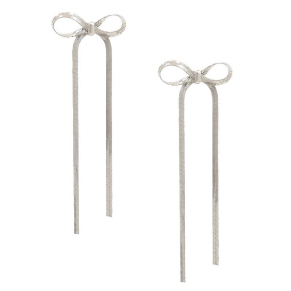 BOW METAL EARRING